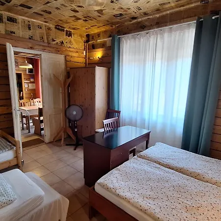 Koppany Vendeghaz Apartment *