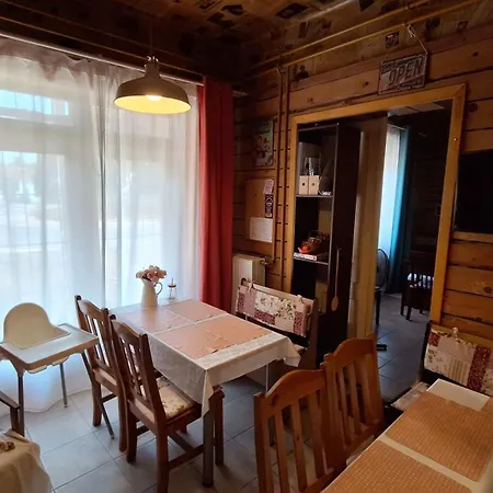 Koppany Vendeghaz Apartment *